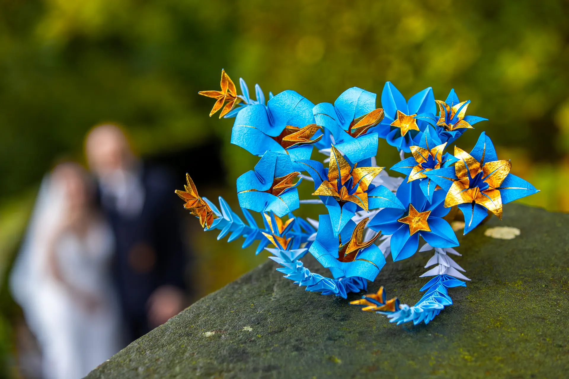Blauer Origami-Brautstrauß – Detailansicht 2