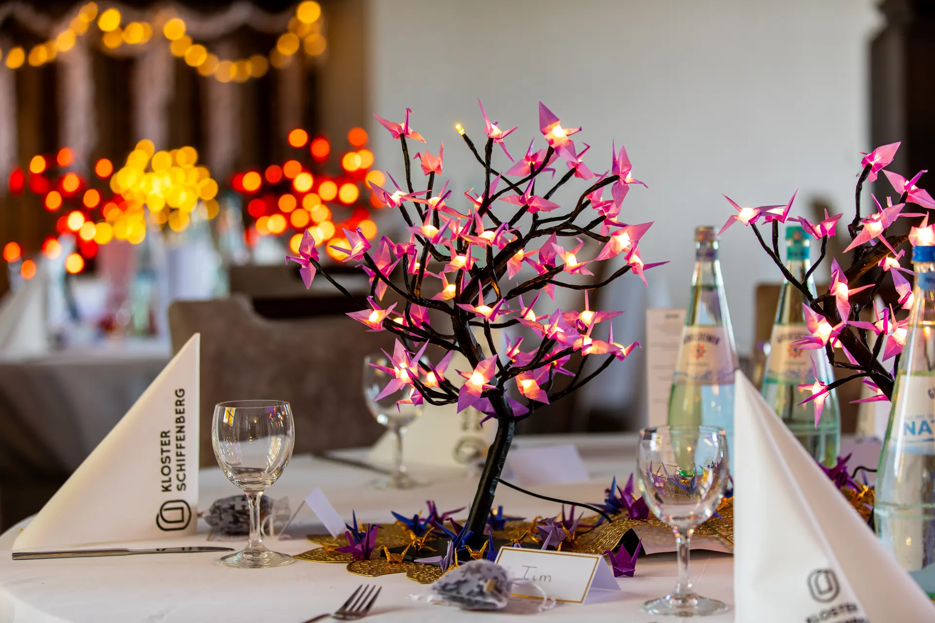 Farbenfroher USB-Origami-Kranichbaum – Detailansicht 4