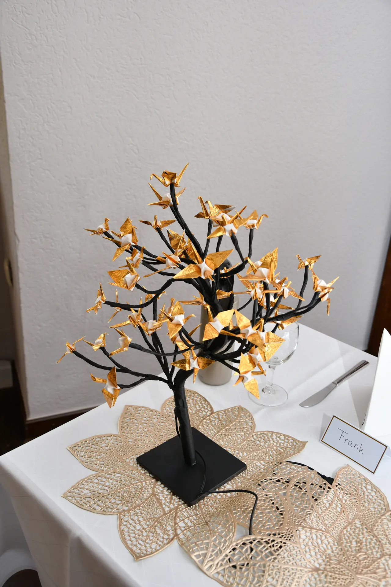 Farbenfroher USB-Origami-Kranichbaum – Detailansicht 8