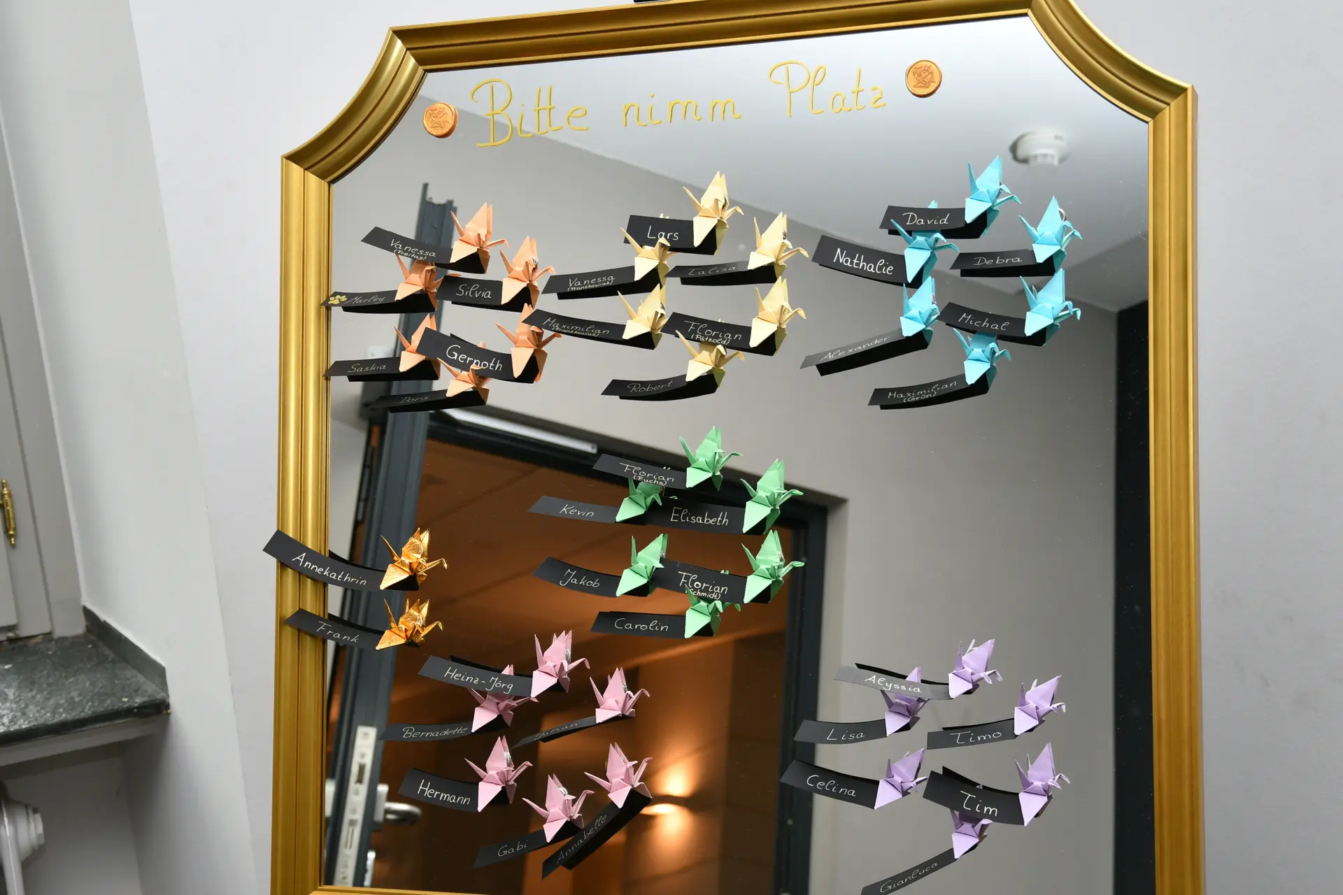 Farbenfroher USB-Origami-Kranichbaum – Detailansicht 9