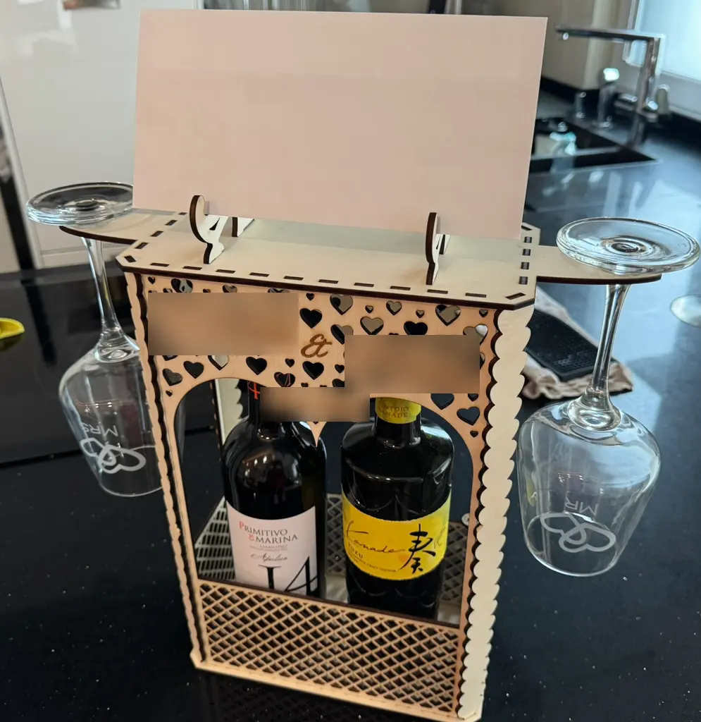 Personalisierter Weinhalter zur Hochzeit – Detailansicht 2